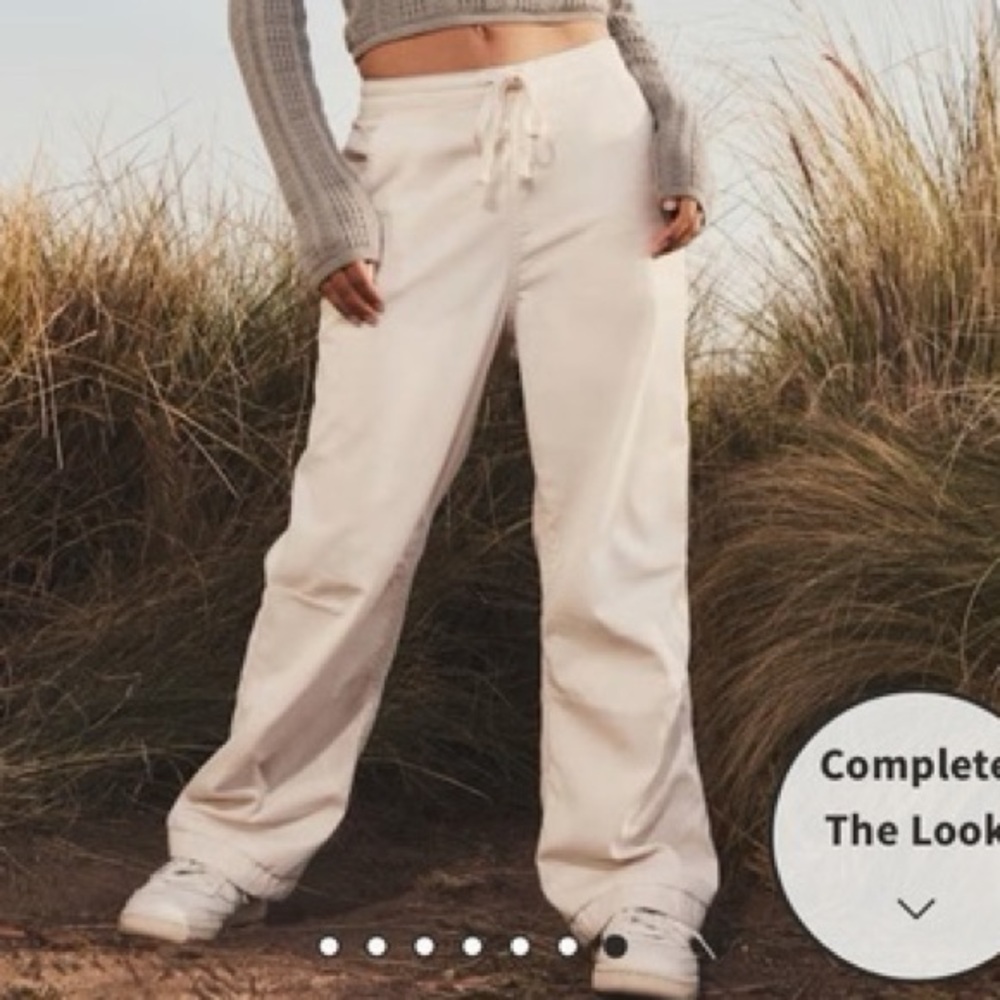 Hollister cream adjustable rise baggy parachute Pants Size L short
